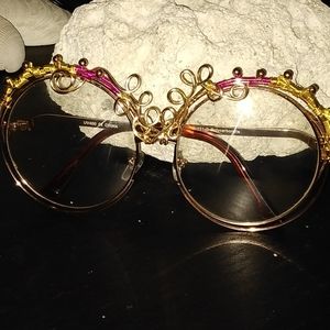 Wire woven glasses